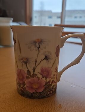 Gracie Floral Bone China Tea Mug with Pink and White Bloom Design